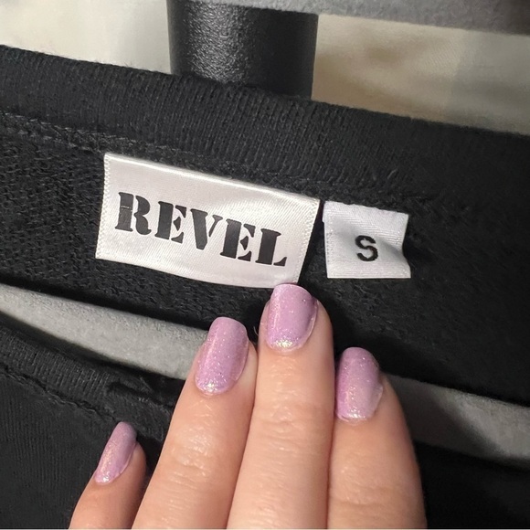 REVEL Black Raw Hem Cropped Top Small - Picture 3 of 8